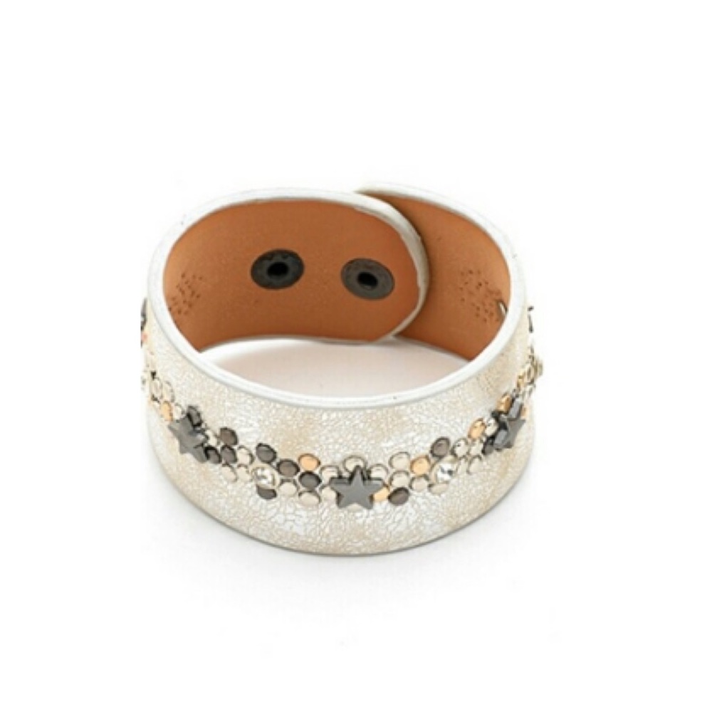 Silver Leather Star Cuff - Picture 2 of 5